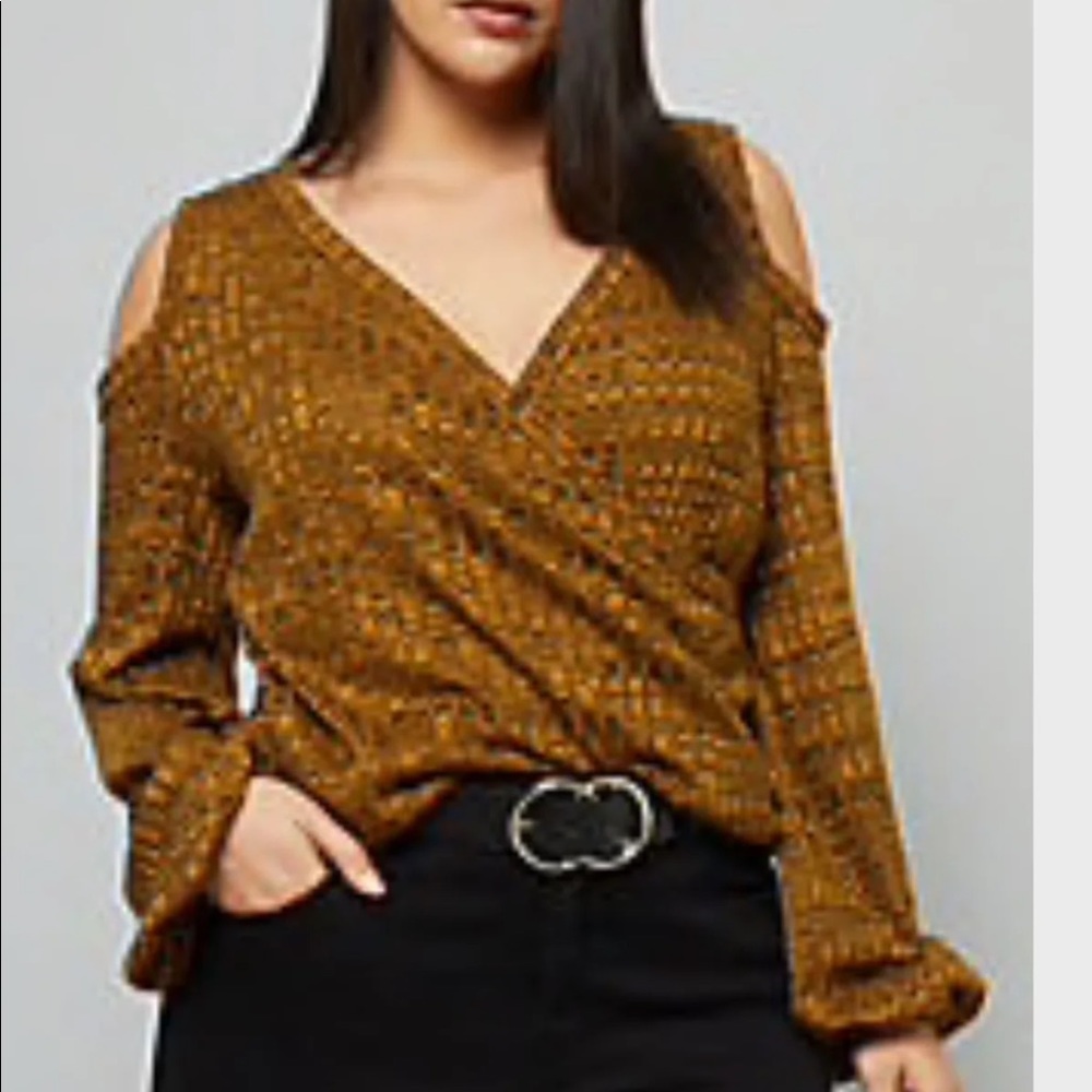 Light Blouse/Sweater.